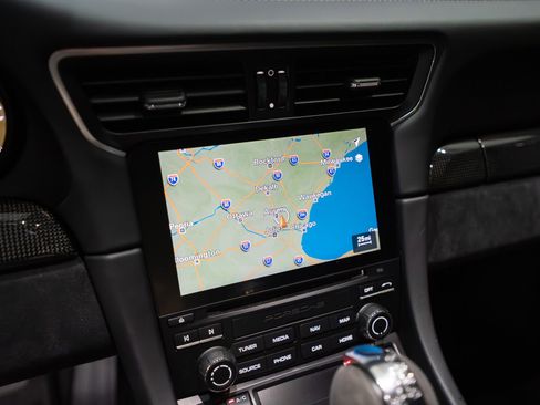 Used 2018 Porsche 911 GT2 RS image 19