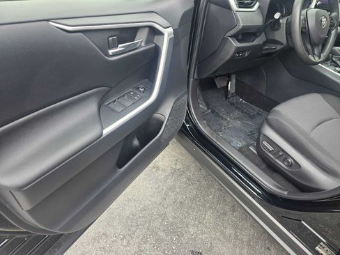 Used 2024 Toyota RAV4 XLE AWD/4WD image 21