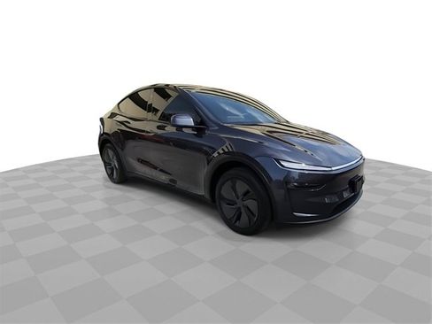 Used 2026 Tesla Model Y 2WD image 2