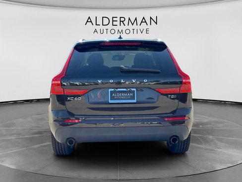 Used 2018 Volvo XC60 T5 Momentum w/ Convenience Package AWD/4WD image 4