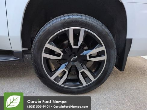 Used 2019 Chevrolet Suburban Premier w/ RST Edition AWD/4WD image 32
