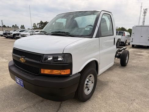 New 2026 Chevrolet Express 3500 w/ Power Convenience Package RWD image 1