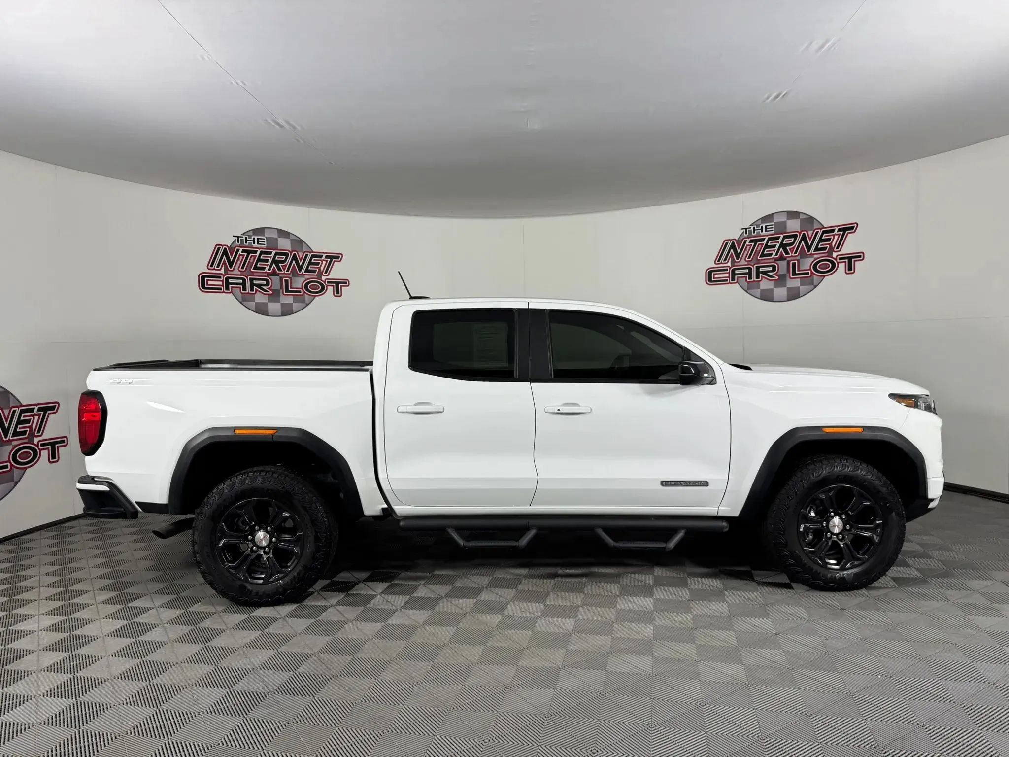 Used 2024 GMC Canyon Elevation w/ Convenience Package AWD/4WD image 6