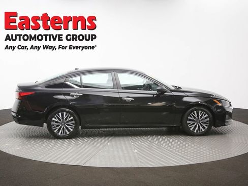 Used 2024 Nissan Altima 2.5 SV FWD image 45