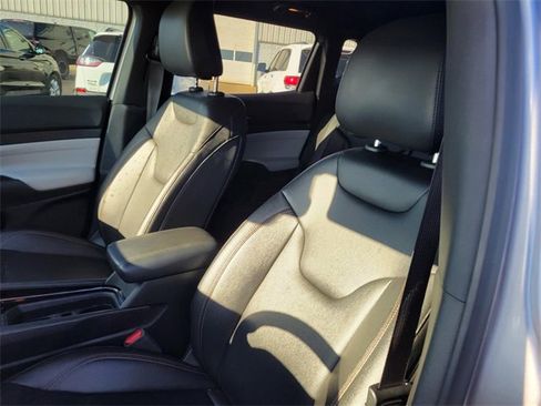 Used 2024 Jeep Compass Limited image 20