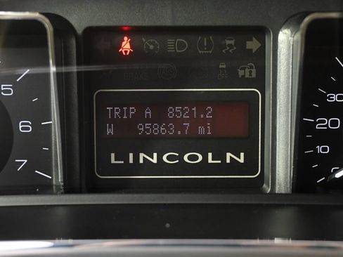 Used 2014 Lincoln Navigator 4WD image 27