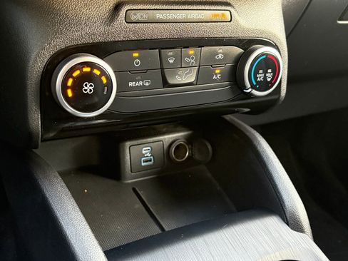 Used 2022 Ford Escape SE FWD image 12