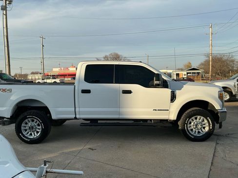 Used 2019 Ford F250 XLT w/ FX4 Off-Road Package AWD/4WD image 5