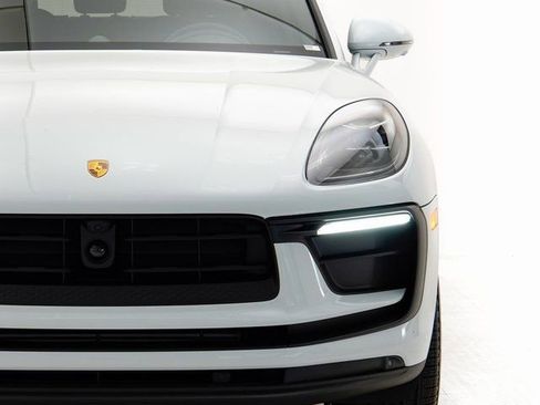 New 2025 Porsche Macan image 37