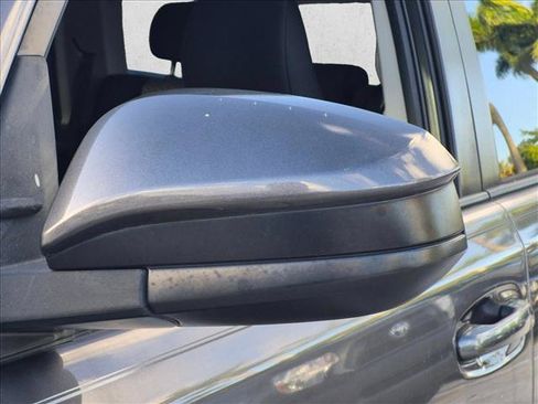 Used 2018 Toyota 4Runner SR5 RWD image 8