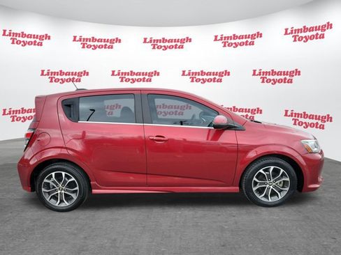 Used 2017 Chevrolet Sonic LT w/ Convenience Package image 2