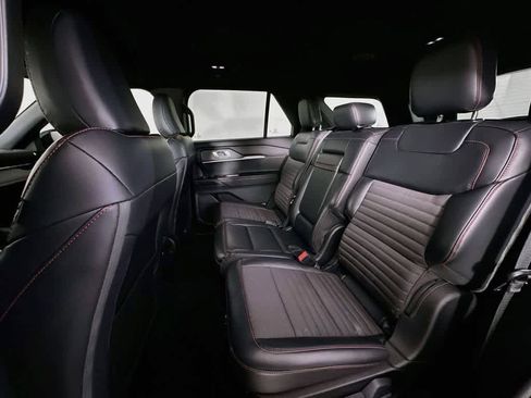 Certified 2025 Ford Explorer ST-Line w/ ST-Line Street Pack AWD/4WD image 14
