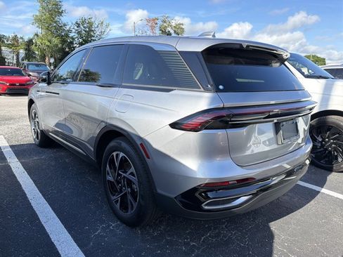 Certified 2025 Lincoln Nautilus Premier AWD/4WD image 3
