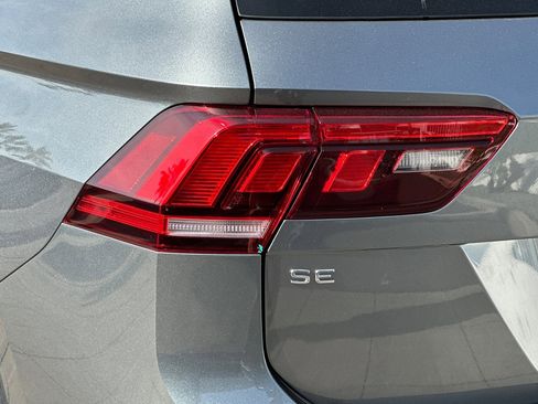 Certified 2022 Volkswagen Tiguan SE R-Line image 28