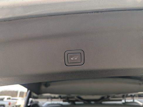 Used 2025 GMC Yukon AT4 w/ AT4 Premium Package image 26