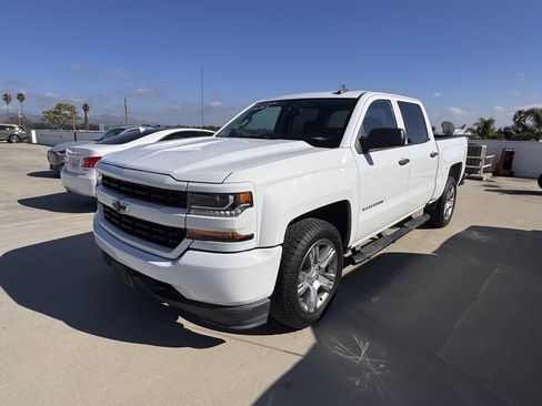 Used 2018 Chevrolet Silverado 1500 Custom w/ Custom Value Package image 3