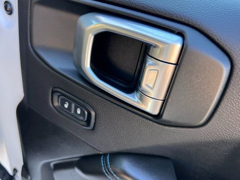 Used 2024 Jeep Wrangler High Altitude image 16