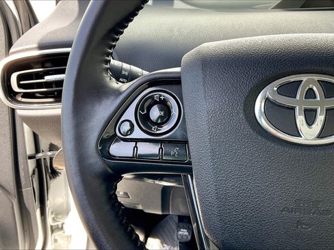 Used 2022 Toyota Prius AWD image 23