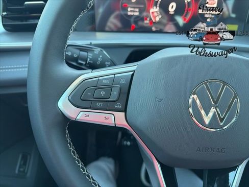 New 2026 Volkswagen Tiguan SE image 16