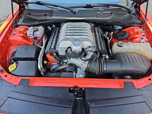 Used 2017 Dodge Challenger SRT Hellcat image 31