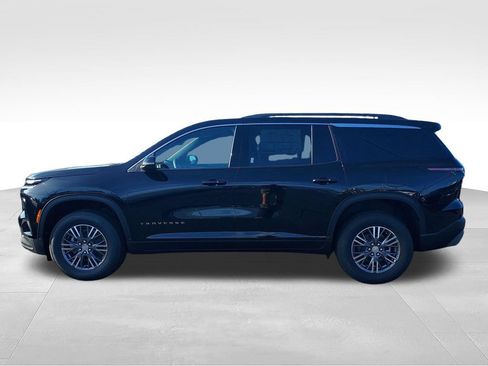 New 2027 Chevrolet Traverse LT FWD image 2