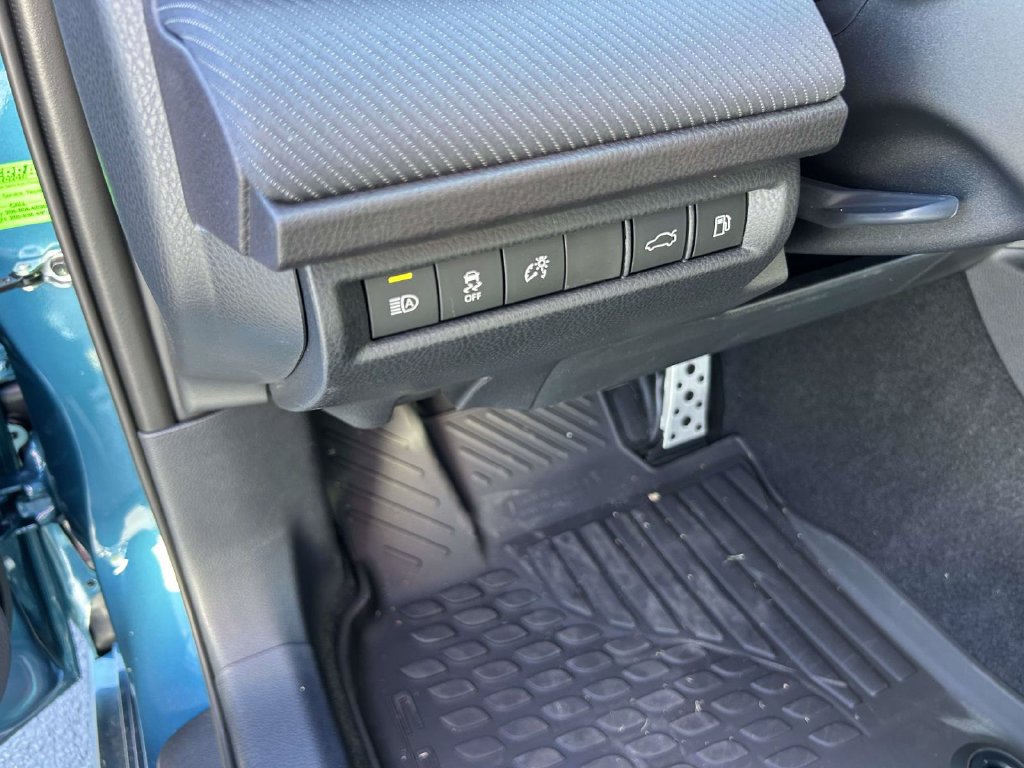 New 2026 Toyota Camry SE w/ Convenience Package FWD image 17