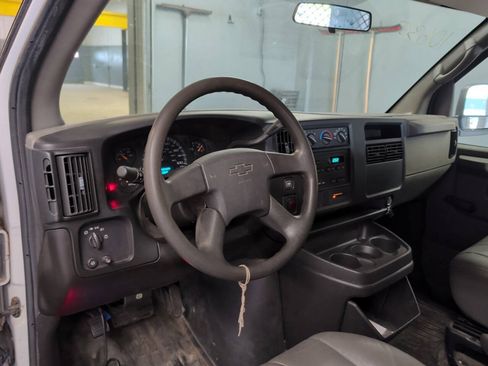 Used 2007 Chevrolet Express 1500 RWD image 31