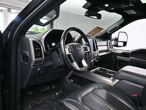 Used 2022 Ford F350 Platinum image 10