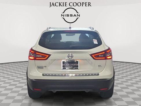 Used 2022 Nissan Rogue Sport SL FWD image 6