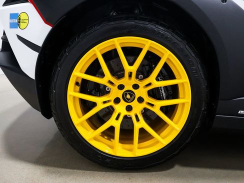 Used 2024 Lamborghini Huracan Sterrato AWD/4WD image 25