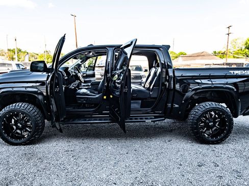Used 2020 Toyota Tundra Limited w/ Limited Premium Package AWD/4WD image 19