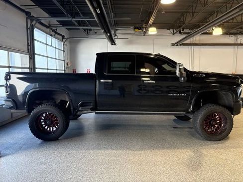 Used 2021 Chevrolet Silverado 2500 High Country w/ Z71 Off-Road Package AWD/4WD image 5