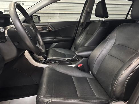 Used 2017 Honda Accord EX-L image 10