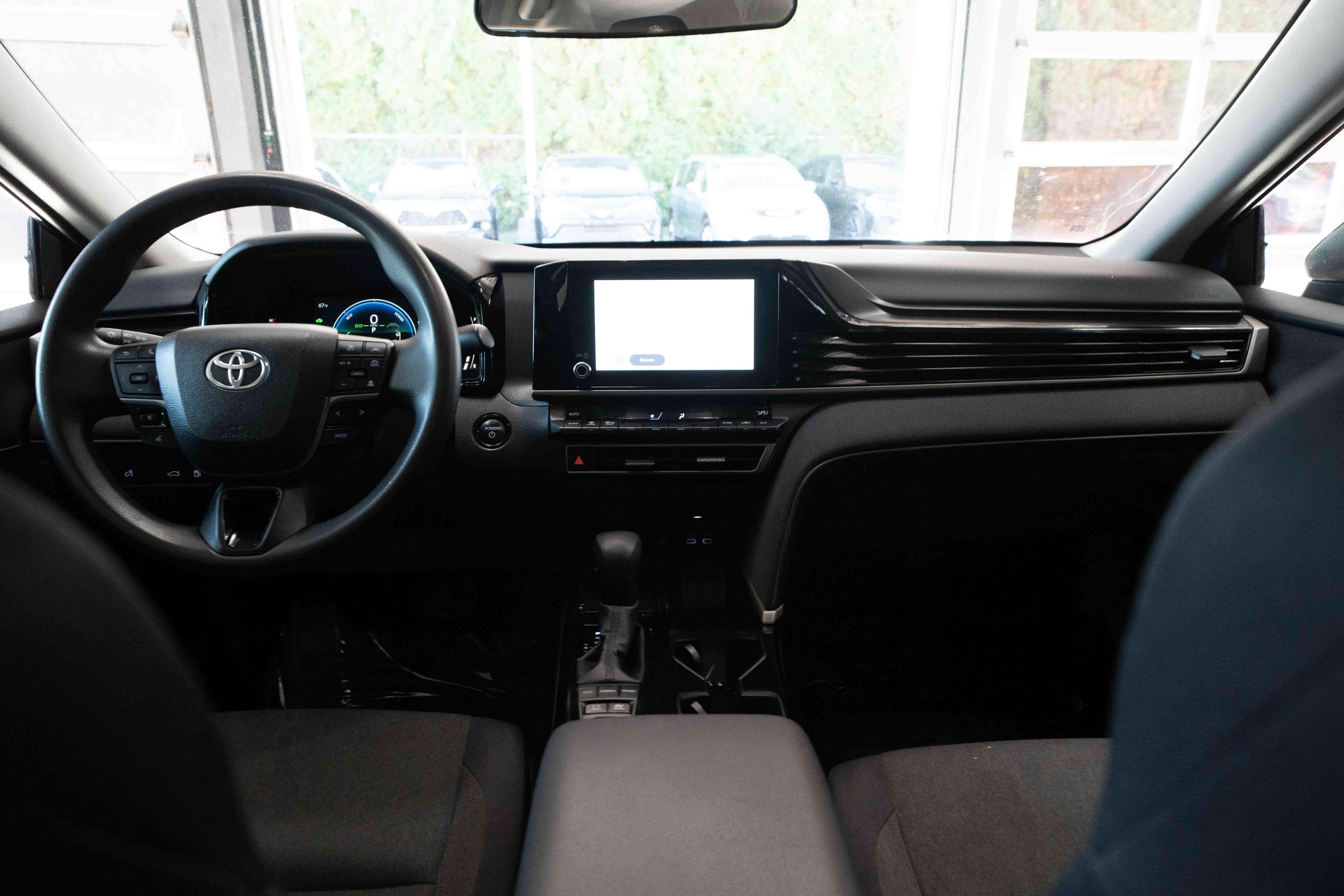 Used 2025 Toyota Camry LE FWD image 20