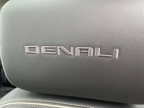 Used 2023 GMC Acadia Denali AWD/4WD image 19