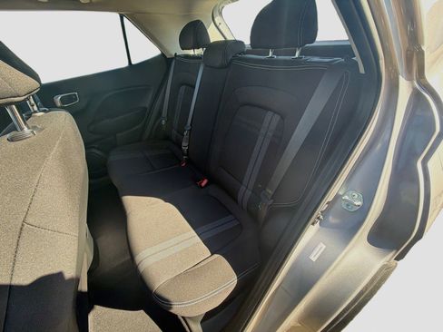 Used 2025 Hyundai Venue SEL FWD image 29