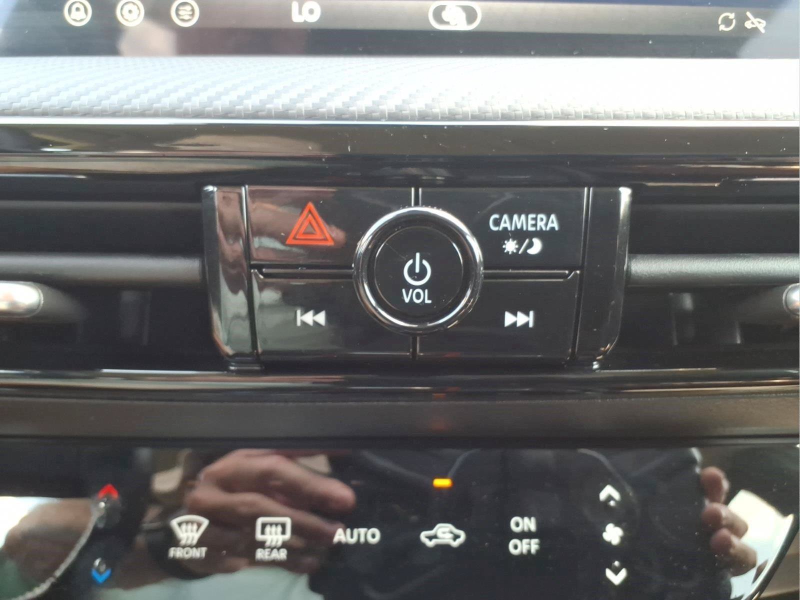 Used 2026 Nissan Kicks SR AWD/4WD image 26