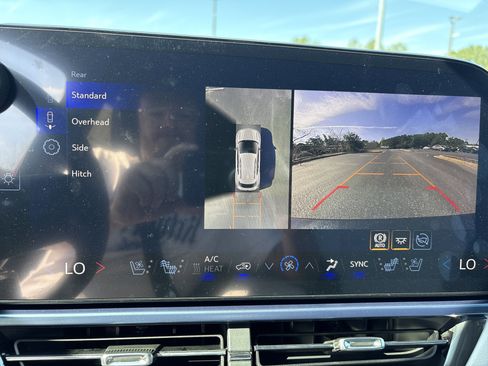 New 2026 Chevrolet Equinox EV LT image 29