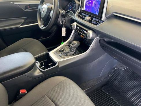 Certified 2024 Toyota RAV4 LE AWD/4WD image 17
