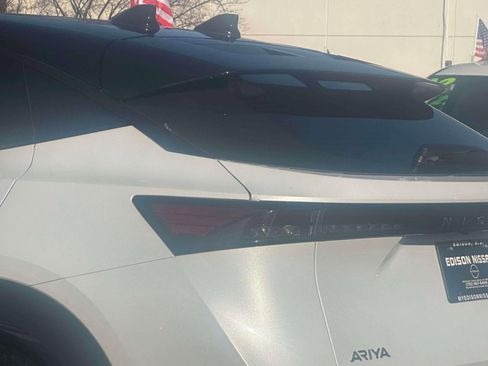 Used 2024 Nissan Ariya AWD image 8