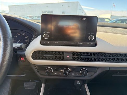 Used 2024 Honda HR-V LX image 14