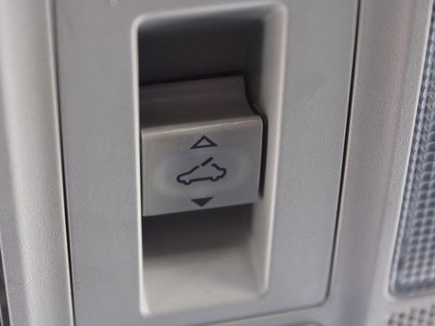 Used 2015 MAZDA MAZDA3 i Touring w/ Technology Package image 27