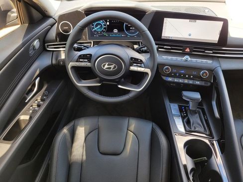 New 2025 Hyundai Elantra Limited image 14