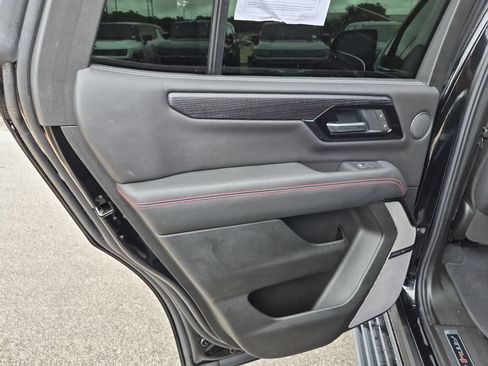 Certified 2025 GMC Yukon AT4 Ultimate AWD/4WD image 39