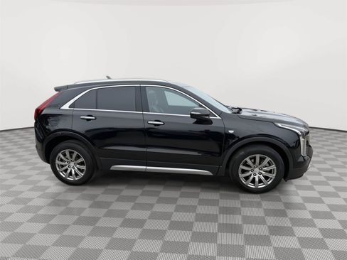 Used 2021 Cadillac XT4 Premium Luxury w/ Cold Weather Package AWD/4WD image 8