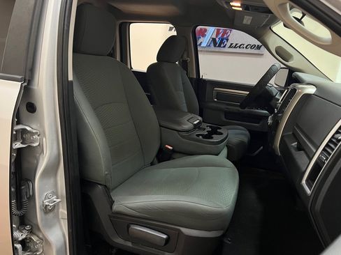 Used 2017 RAM 1500 Classic SLT image 34