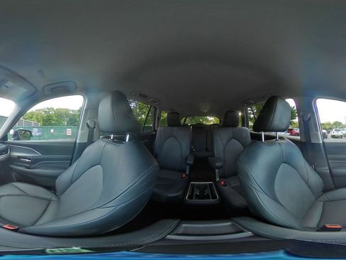 Used 2025 Toyota Grand Highlander FWD image 44