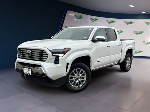 Used 2024 Toyota Tacoma 4x4 Double Cab image 3
