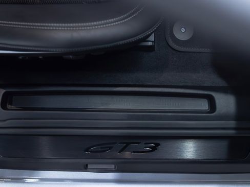 Used 2022 Porsche 911 GT3 image 37