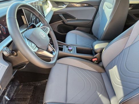 New 2026 Volkswagen Tiguan SE AWD/4WD image 4